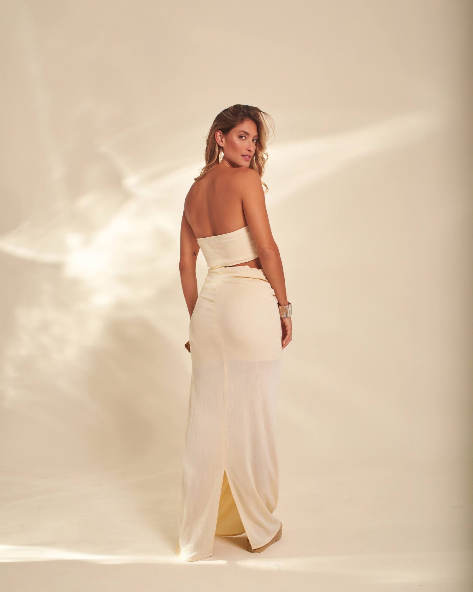 Pump-Novembro16546_Original-scaled-2.jpeg Vestido Cropped Baunilha - Imagem 2
